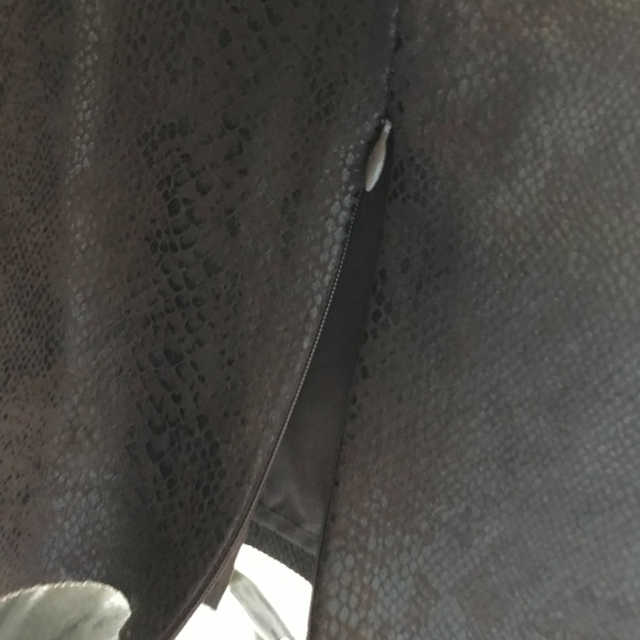 Brown "Snakeskin" Skirt, Sz4P. DP-01 - Picture 5 of 7